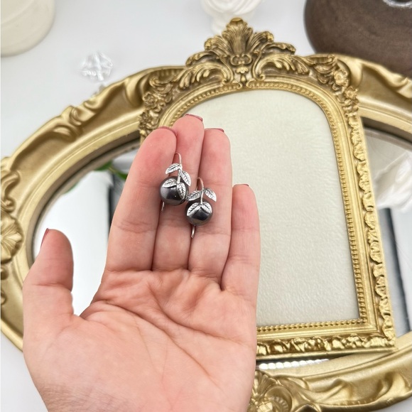 Annika Witt Sterling Silver Black Pearl Drop Earrings – Made in Bali 🖤 - Picture 7 of 10